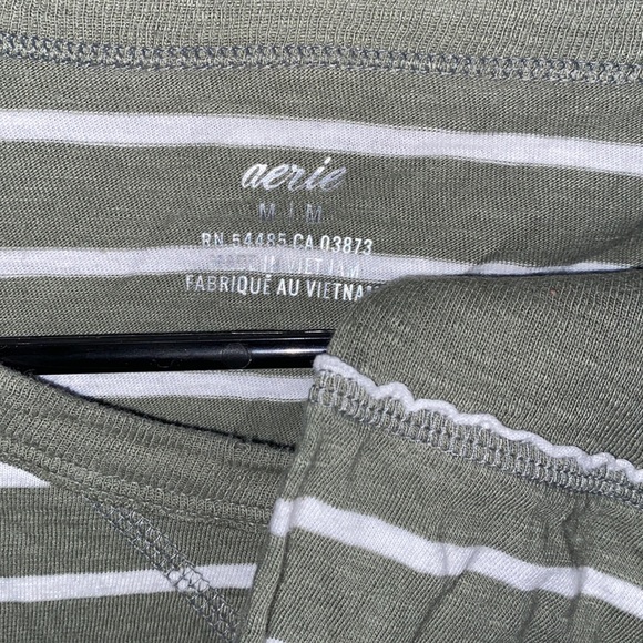 Aerie long sleeved T-shirt. - Picture 3 of 3